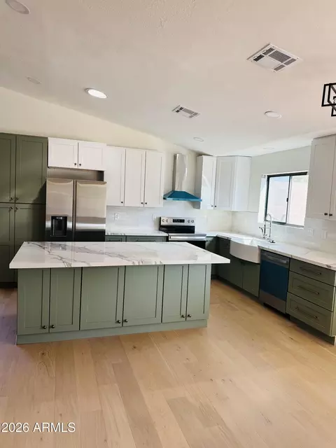 Kitchen - 817 E Acoma Dr, Phoenix, AZ 85022 photo 1 of 2