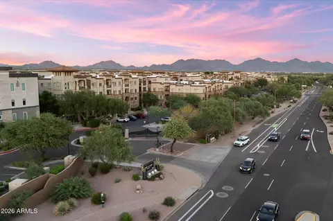 View/Area - 5250 E Deer Valley Dr #303, Phoenix, AZ 85054 photo 2 of 2