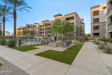 Exterior - 5250 E Deer Valley Dr #303, Phoenix, AZ 85054 photo 8 of 10