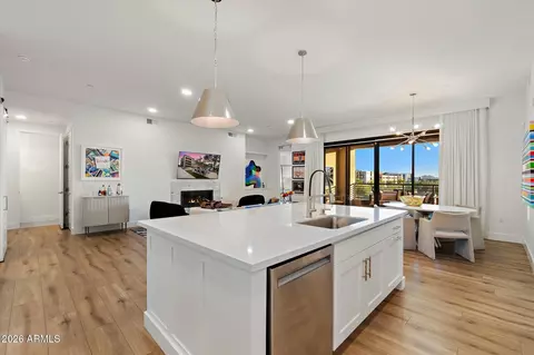 Kitchen - 5250 E Deer Valley Dr #303, Phoenix, AZ 85054 photo 4 of 5