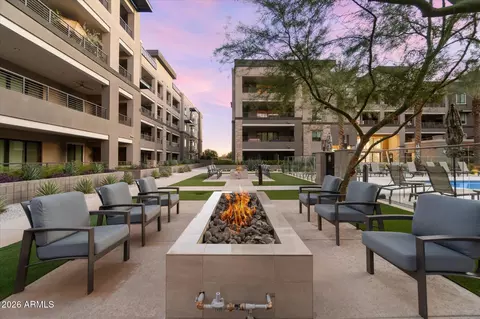 Exterior - 5250 E Deer Valley Dr #303, Phoenix, AZ 85054 photo 6 of 10
