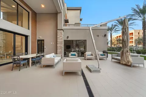 Exterior - 5250 E Deer Valley Dr #303, Phoenix, AZ 85054 photo 4 of 10