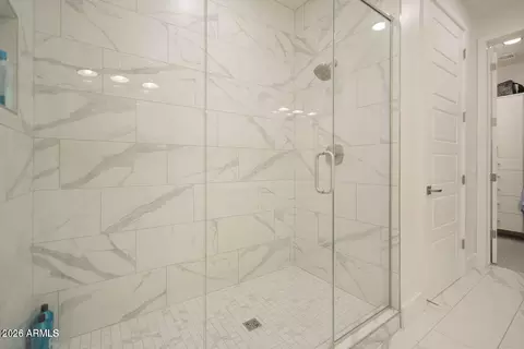 Bath - 5250 E Deer Valley Dr #303, Phoenix, AZ 85054 photo 2 of 5