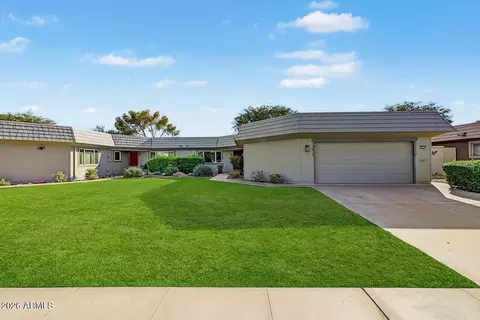 10189 W Pineaire Dr, Sun City, AZ 85351