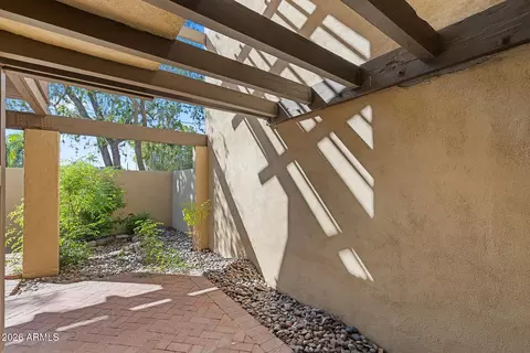 Exterior - 7352 N 7th Pl, Phoenix, AZ 85020 photo 4 of 12