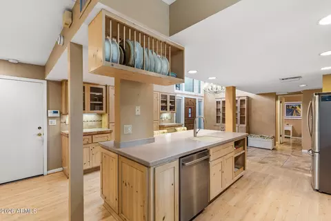 Kitchen - 7352 N 7th Pl, Phoenix, AZ 85020 photo 5 of 7