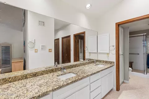 Bath - 7352 N 7th Pl, Phoenix, AZ 85020 photo 3 of 6