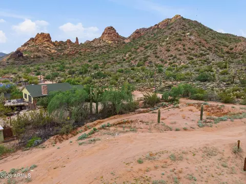 Exterior - 749 E Mcdowell Blvd, Apache Junction, AZ 85119 photo 3 of 12