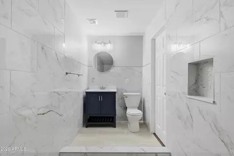 Bath - 749 E Mcdowell Blvd, Apache Junction, AZ 85119 photo 5 of 7
