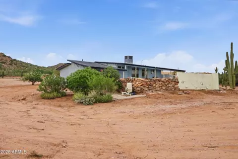 Exterior - 749 E Mcdowell Blvd, Apache Junction, AZ 85119 photo 10 of 12