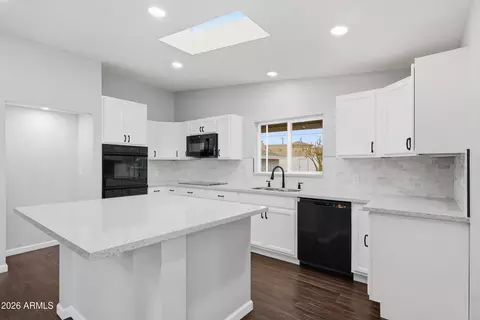 Kitchen - 749 E Mcdowell Blvd, Apache Junction, AZ 85119 photo 3 of 5