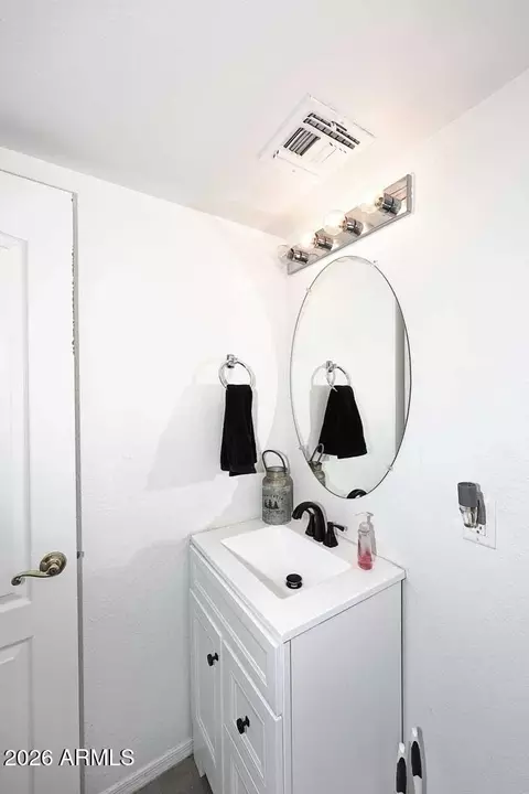 Bath - 5242 E Hilton Ave, Mesa, AZ 85206 photo 1 of 5