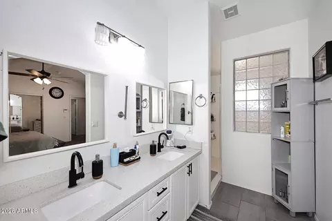 Bath - 5242 E Hilton Ave, Mesa, AZ 85206 photo 4 of 5