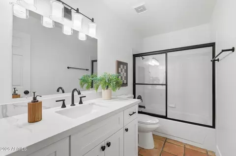 Bath - 16449 N 29th Ln, Phoenix, AZ 85053 photo 4 of 4