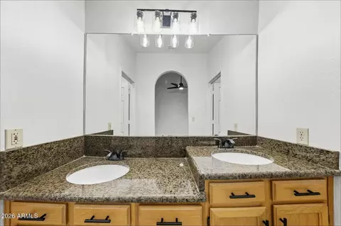 Bath - 16017 S 43rd Pl, Phoenix, AZ 85048 photo 1 of 3