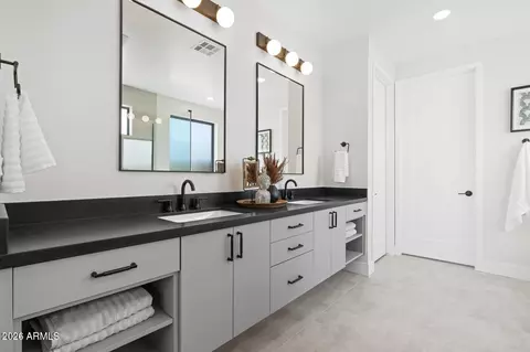 Bath - 6314 N 10th Dr, Phoenix, AZ 85013 photo 2 of 5