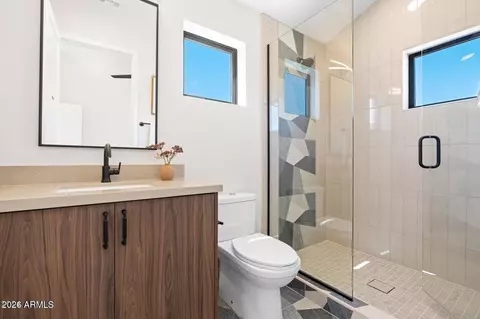 Bath - 6314 N 10th Dr, Phoenix, AZ 85013 photo 5 of 5