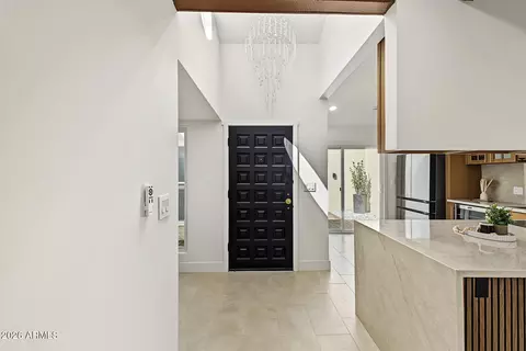 Entry Way - 5621 N Palacio Pl, Phoenix, AZ 85014 photo 1 of 2