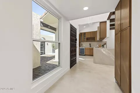 Entry Way - 5621 N Palacio Pl, Phoenix, AZ 85014 photo 2 of 2