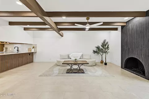 Living - 5621 N Palacio Pl, Phoenix, AZ 85014 photo 1 of 3