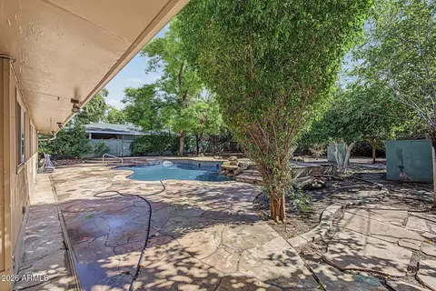 Exterior - 6319 N 13th Pl, Phoenix, AZ 85014 photo 4 of 10