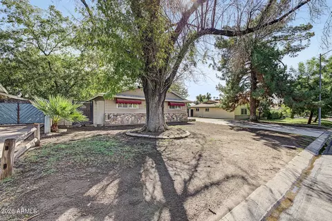 Exterior - 6319 N 13th Pl, Phoenix, AZ 85014 photo 2 of 10