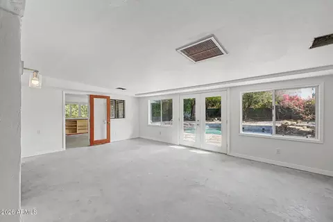 Living - 6319 N 13th Pl, Phoenix, AZ 85014 photo 5 of 8