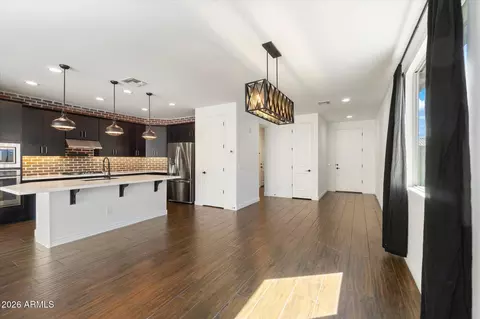 Entry Way - 5622 S 28th St, Phoenix, AZ 85040 photo 1 of 1