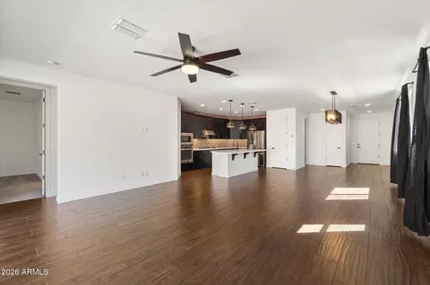 Living - 5622 S 28th St, Phoenix, AZ 85040 photo 1 of 3