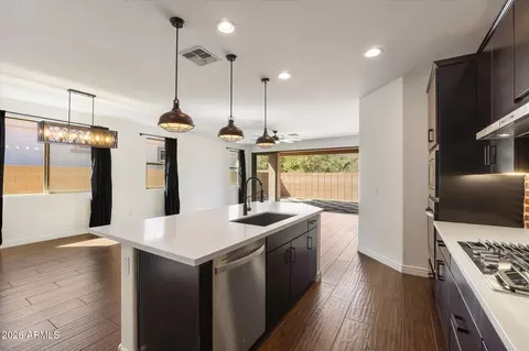 Kitchen - 5622 S 28th St, Phoenix, AZ 85040 photo 3 of 3