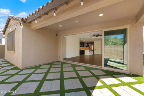 Exterior - 5622 S 28th St, Phoenix, AZ 85040 photo 3 of 6