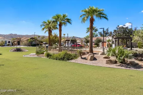 Exterior - 5622 S 28th St, Phoenix, AZ 85040 photo 5 of 6