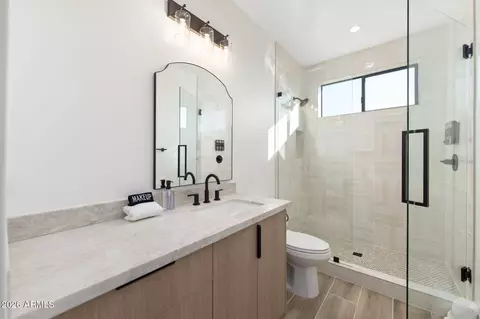 Bath - 4546 E Campbell Ave, Phoenix, AZ 85018 photo 6 of 7