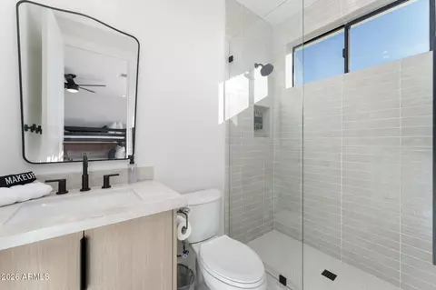 Bath - 4546 E Campbell Ave, Phoenix, AZ 85018 photo 7 of 7