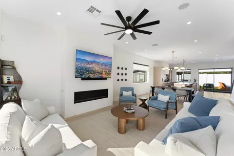 Living - 4546 E Campbell Ave, Phoenix, AZ 85018 photo 2 of 4