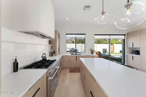 Kitchen - 4546 E Campbell Ave, Phoenix, AZ 85018 photo 2 of 5