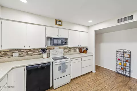 Kitchen - 5656 E Des Moines St #1024, Mesa, AZ 85205 photo 3 of 3