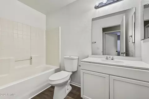Bath - 2820 S 64th Dr, Phoenix, AZ 85043 photo 3 of 3
