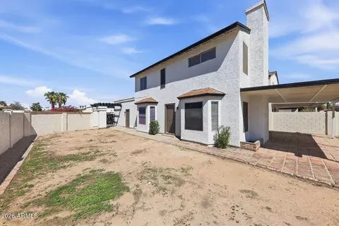 Exterior - 1401 E Kerry Ln, Phoenix, AZ 85024 photo 2 of 3