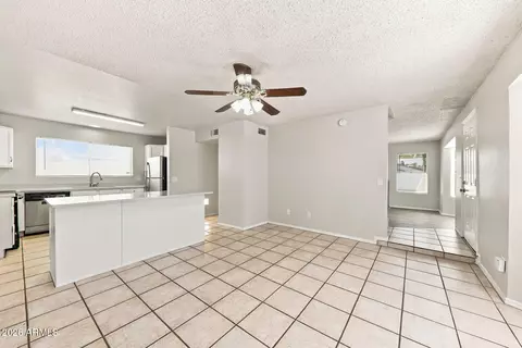 Living - 1401 E Kerry Ln, Phoenix, AZ 85024 photo 5 of 6