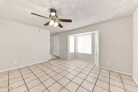 Living - 1401 E Kerry Ln, Phoenix, AZ 85024 photo 6 of 6