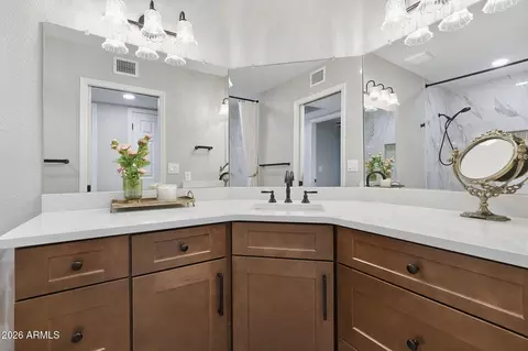 Bath - 1007 E Grandview Rd, Phoenix, AZ 85022 photo 4 of 5