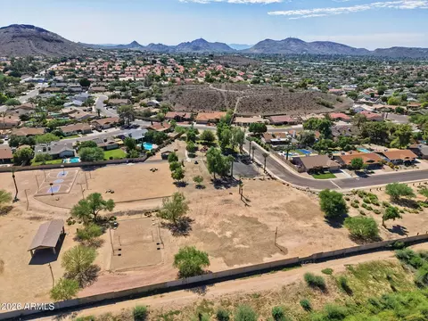 View/Area - 1007 E Grandview Rd, Phoenix, AZ 85022 photo 6 of 10