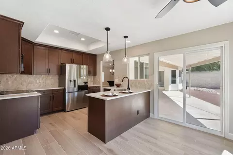 Kitchen - 1007 E Grandview Rd, Phoenix, AZ 85022 photo 5 of 6
