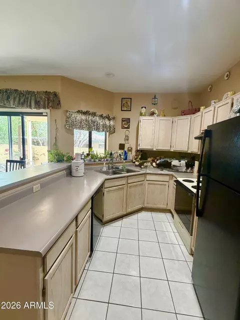 Kitchen - 2007 W Bloomfield Rd, Phoenix, AZ 85029 photo 1 of 2
