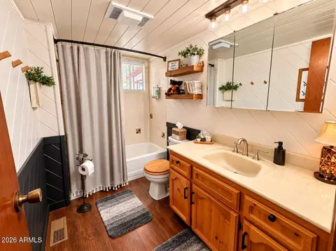 Bath - 3346 Whispering Pine Dr, Overgaard, AZ 85933 photo 2 of 2