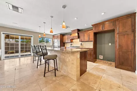 Kitchen - 2301 E Alameda Dr, Tempe, AZ 85282 photo 2 of 3