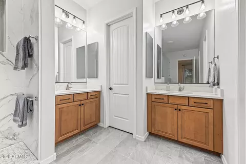 Bath - 2950 E Derringer Way, Gilbert, AZ 85297 photo 3 of 5