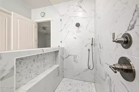 Bath - 2950 E Derringer Way, Gilbert, AZ 85297 photo 2 of 5