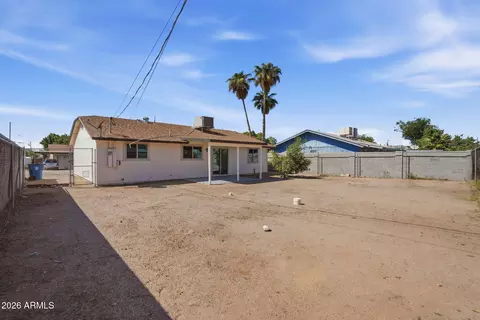 Exterior - 2005 S Apache Dr, Apache Junction, AZ 85120 photo 5 of 6